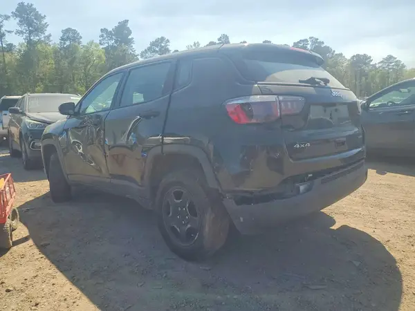 3C4NJDAB4JT213337 2018 JEEP COMPASS - Image 2