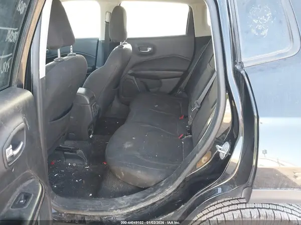 3C4NJDAB4JT337463 2018 JEEP COMPASS - Image 8