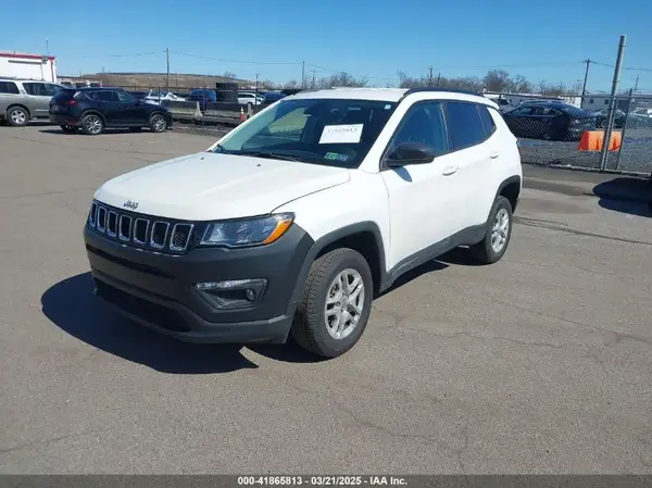 3C4NJDAB4JT339147 2018 JEEP COMPASS - Image 2