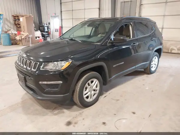3C4NJDAB4JT359639 2018 JEEP COMPASS - Image 2