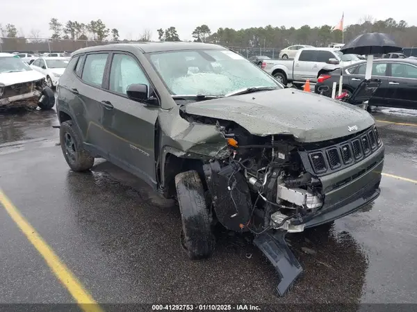 3C4NJDAB4JT401968 2018 JEEP COMPASS - Image 1