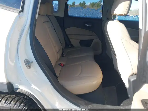 3C4NJDAB4JT413764 2018 JEEP COMPASS - Image 8
