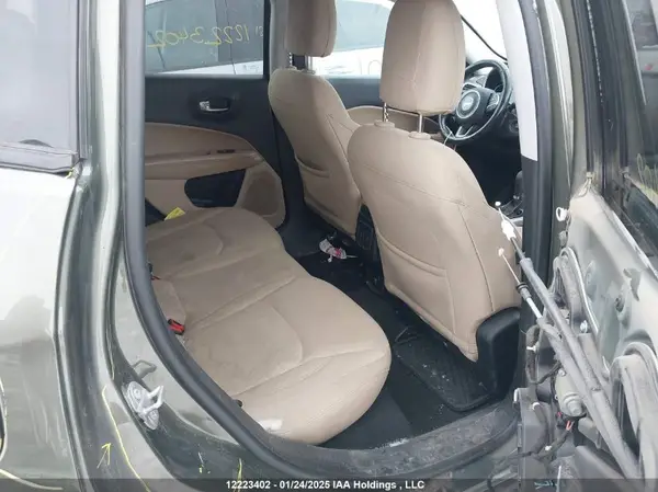 3C4NJDAB4JT442634 2018 JEEP COMPASS - Image 8
