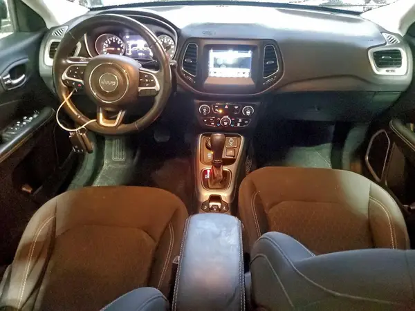 3C4NJDAB4KT640082 2019 JEEP COMPASS - Image 8