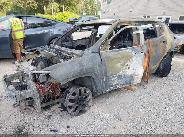3C4NJDAB4KT703780 2019 JEEP COMPASS - Image 2
