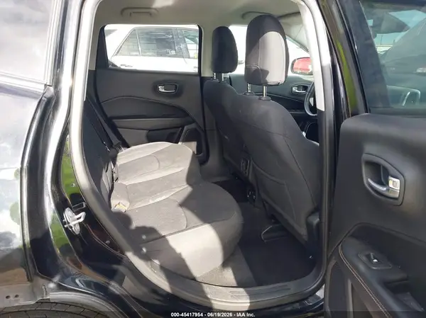 3C4NJDAB4KT723785 2019 JEEP COMPASS - Image 8