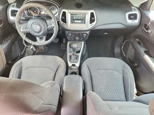 3C4NJDAB4KT848219 2019 JEEP COMPASS - Image 8