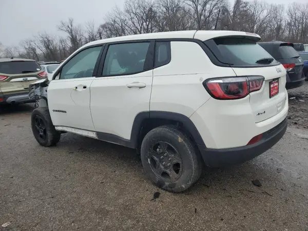 3C4NJDAB4KT854070 2019 JEEP COMPASS - Image 2