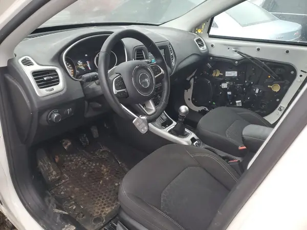 3C4NJDAB4KT854070 2019 JEEP COMPASS - Image 8