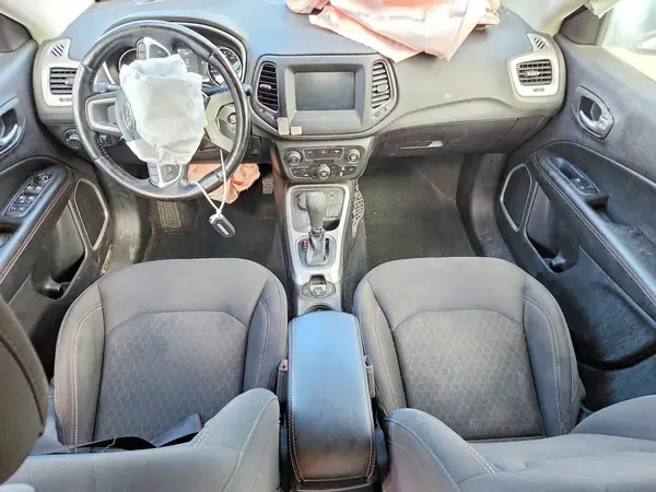 3C4NJDAB4LT160755 2020 JEEP COMPASS - Image 8