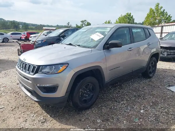 3C4NJDAB4LT256661 2020 JEEP COMPASS - Image 2