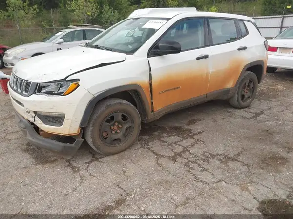 3C4NJDAB4MT504473 2021 JEEP COMPASS - Image 2