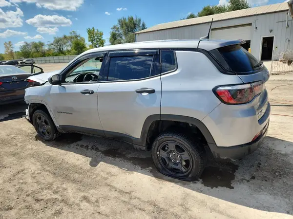 3C4NJDAB4MT535738 2021 JEEP COMPASS - Image 2