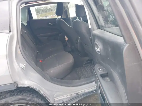 3C4NJDAB4MT568528 2021 JEEP COMPASS - Image 8
