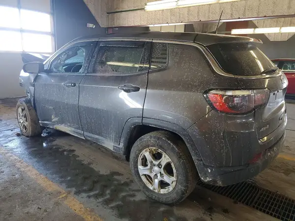 3C4NJDAB4NT101045 2022 JEEP COMPASS - Image 2