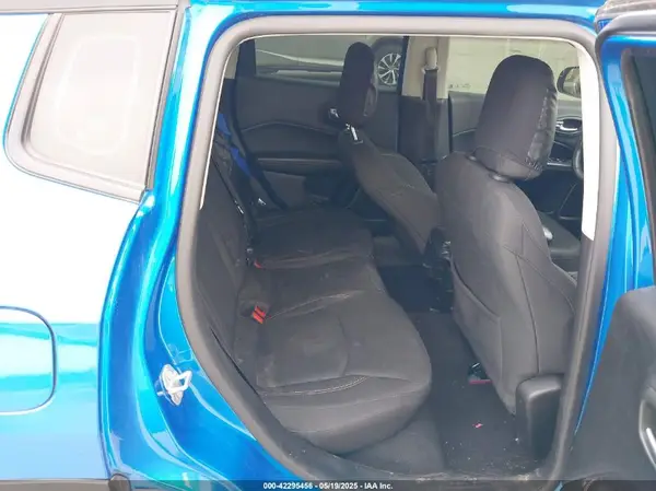3C4NJDAB5HT645963 2017 JEEP COMPASS - Image 8