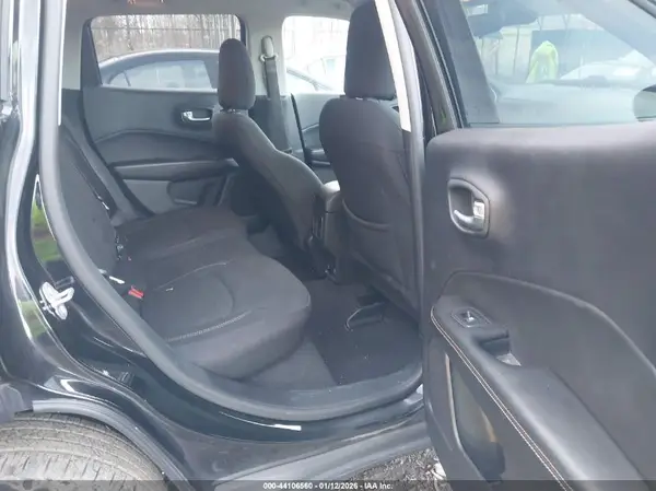 3C4NJDAB5JT103865 2018 JEEP COMPASS - Image 8