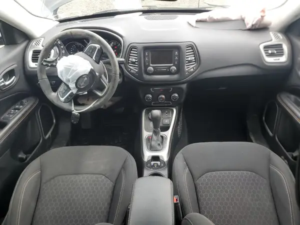 3C4NJDAB5JT107799 2018 JEEP COMPASS - Image 8