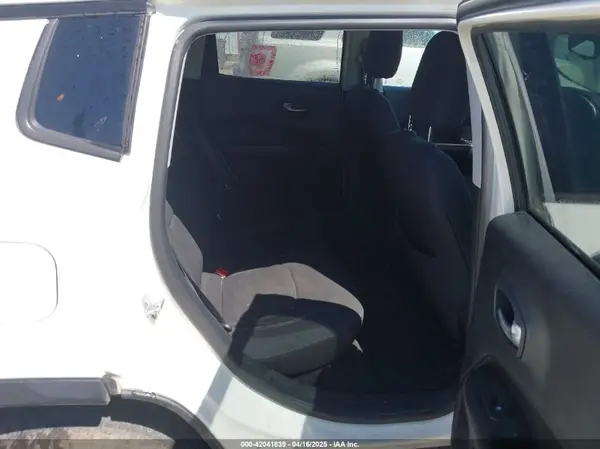 3C4NJDAB5JT146182 2018 JEEP COMPASS - Image 8
