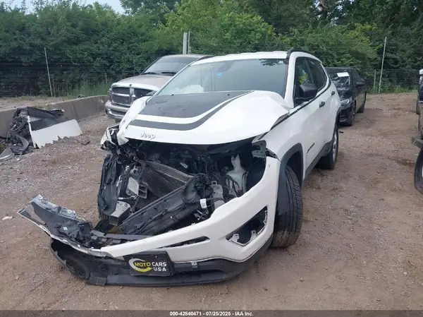 3C4NJDAB5JT180039 2018 JEEP COMPASS - Image 2