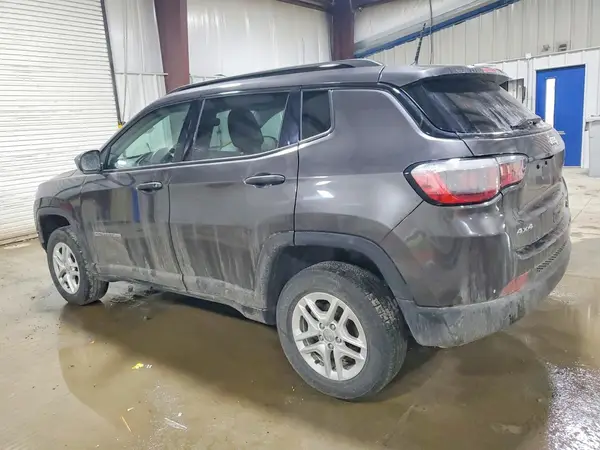 3C4NJDAB5JT192028 2018 JEEP COMPASS - Image 2