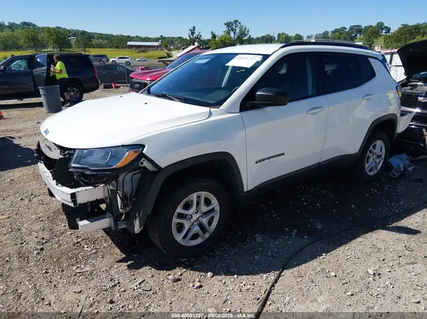 3C4NJDAB5JT246119 2018 JEEP COMPASS - Image 2