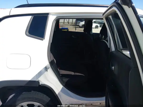 3C4NJDAB5JT246119 2018 JEEP COMPASS - Image 8