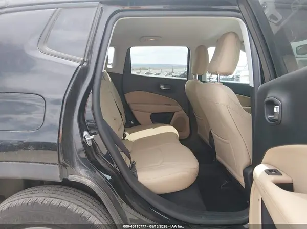 3C4NJDAB5JT392228 2018 JEEP COMPASS - Image 8