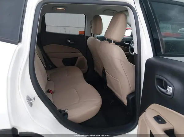 3C4NJDAB5JT392259 2018 JEEP COMPASS - Image 8
