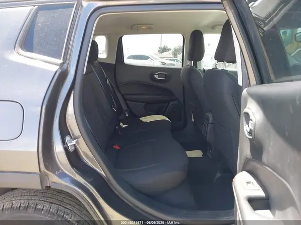 3C4NJDAB5JT392293 2018 JEEP COMPASS - Image 8