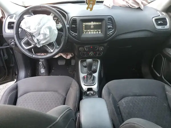 3C4NJDAB5JT415555 2018 JEEP COMPASS - Image 8