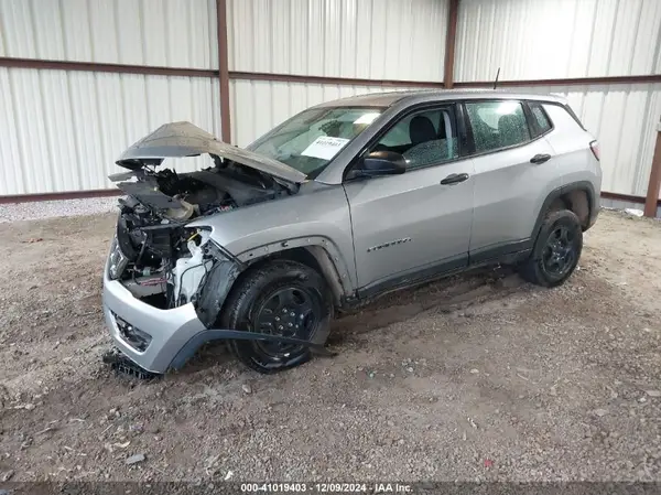 3C4NJDAB5JT463718 2018 JEEP COMPASS - Image 2
