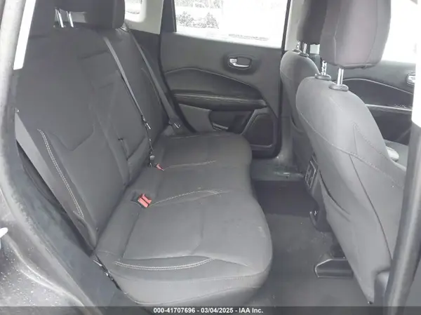 3C4NJDAB5JT470913 2018 JEEP COMPASS - Image 8