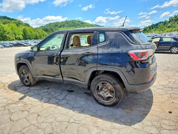 3C4NJDAB5JT480275 2018 JEEP COMPASS - Image 2