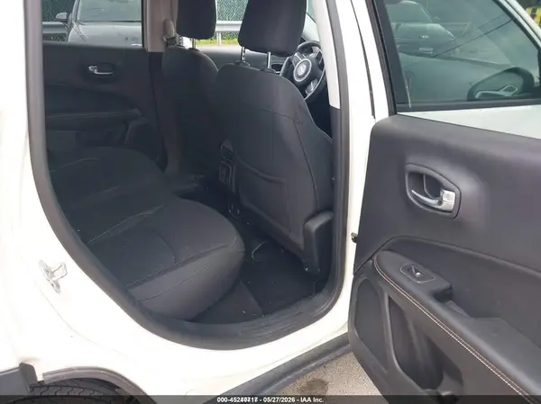 3C4NJDAB5KT620004 2019 JEEP COMPASS - Image 8