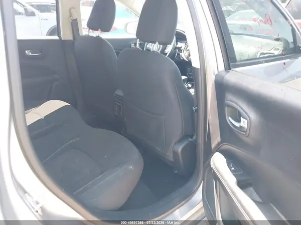 3C4NJDAB5KT674421 2019 JEEP COMPASS - Image 8