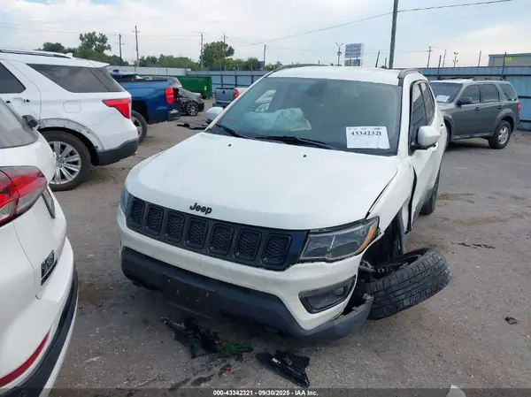 3C4NJDAB5KT760814 2019 JEEP COMPASS - Image 2