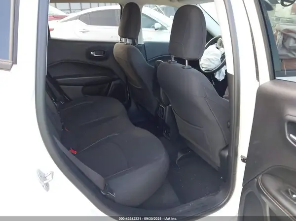 3C4NJDAB5KT760814 2019 JEEP COMPASS - Image 8