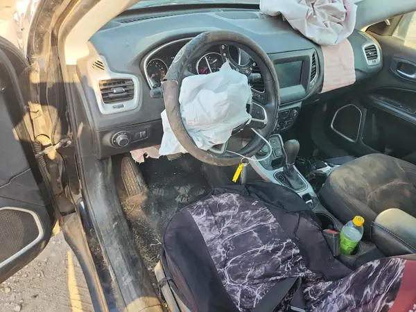 3C4NJDAB5KT760974 2019 JEEP COMPASS - Image 8