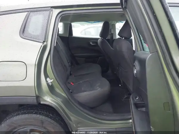 3C4NJDAB5KT782599 2019 JEEP COMPASS - Image 8