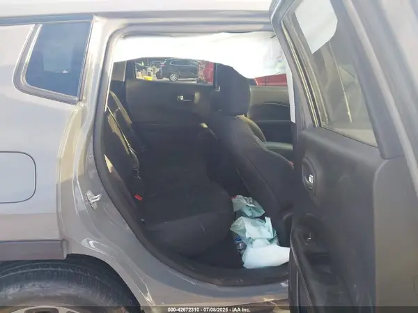 3C4NJDAB5KT847029 2019 JEEP COMPASS - Image 8