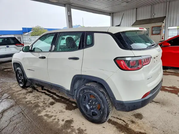 3C4NJDAB5LT117137 2020 JEEP COMPASS - Image 2