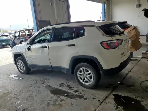 3C4NJDAB5LT210188 2020 JEEP COMPASS - Image 2