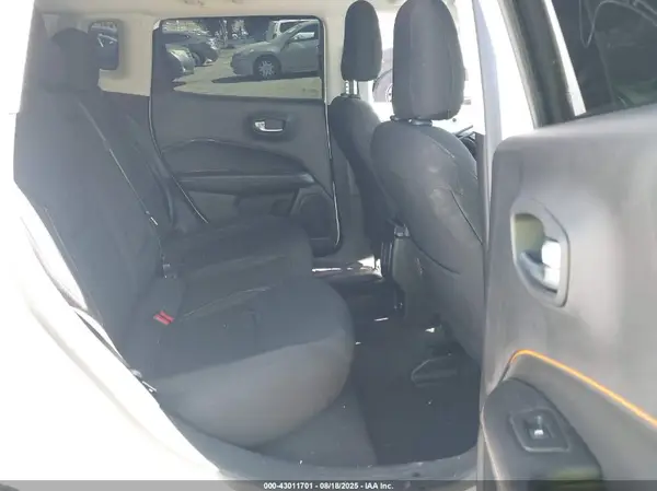 3C4NJDAB5LT256426 2020 JEEP COMPASS - Image 8