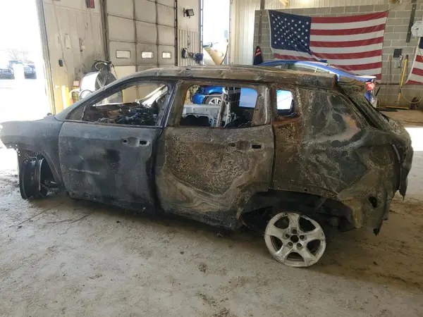3C4NJDAB5NT221131 2022 JEEP COMPASS - Image 2