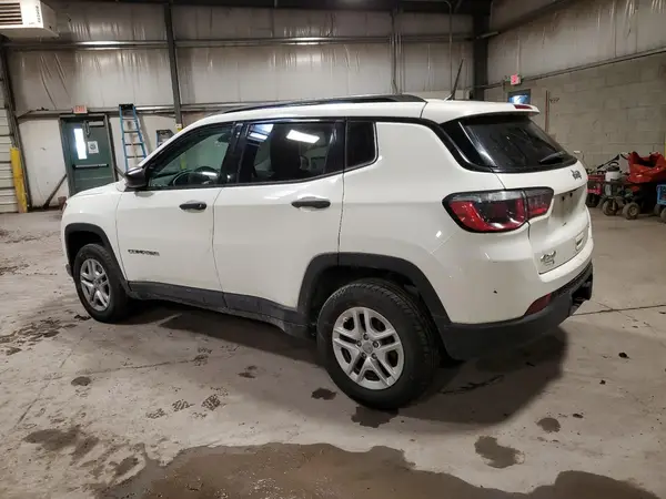 3C4NJDAB6JT103857 2018 JEEP COMPASS - Image 2