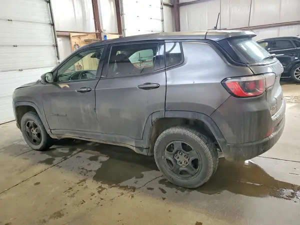 3C4NJDAB6JT111389 2018 JEEP COMPASS - Image 2
