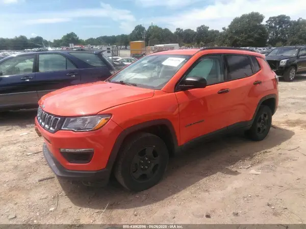 3C4NJDAB6JT126829 2018 JEEP COMPASS - Image 2