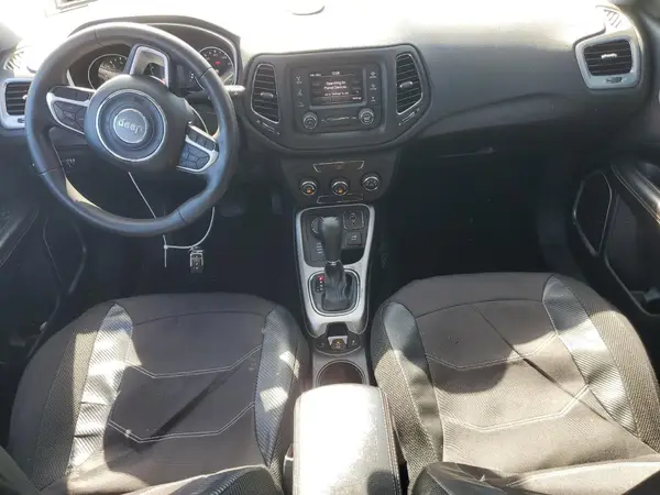 3C4NJDAB6JT131061 2018 JEEP COMPASS - Image 8