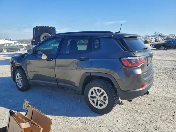 3C4NJDAB6JT135403 2018 JEEP COMPASS - Image 2